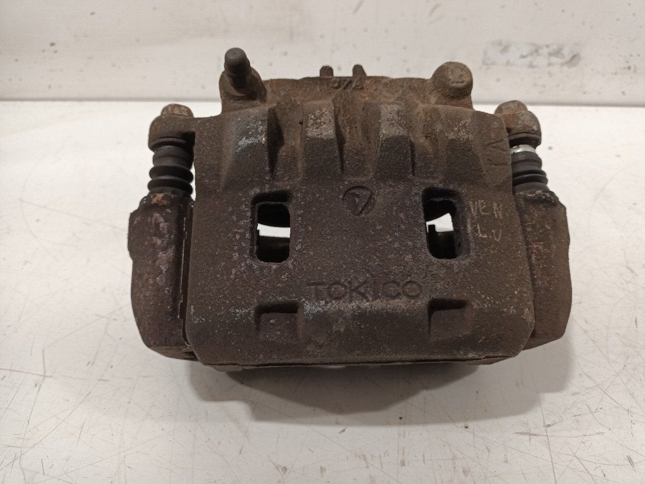 Remklauw links voor Subaru Legacy, Subaru, Onderdelen@venauto.nl, Van der Ven Autorecycling B.V., Ettenseweg 76, 4706 PB Roosendaal, The Netherlands