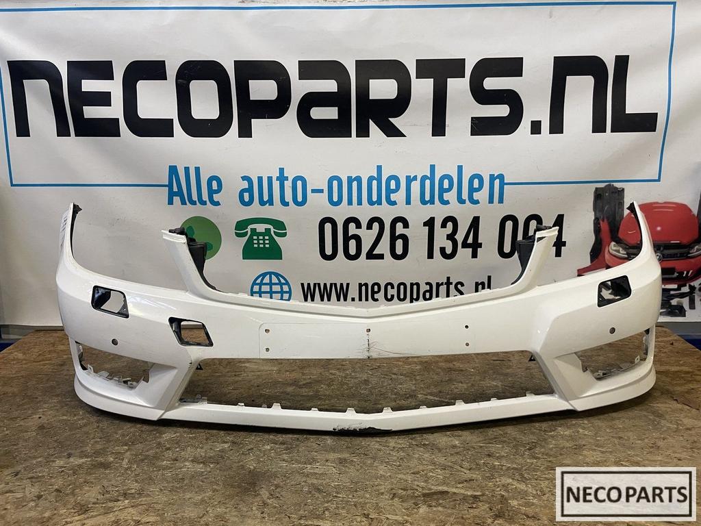 C KLASSE W204 FACELIFT AMG VOORBUMPER ALLES LEVERBAAR !!!, Auto-onderdelen, Carrosserie, Spatbord, Mercedes-Benz, Gebruikt, Ophalen of Verzenden