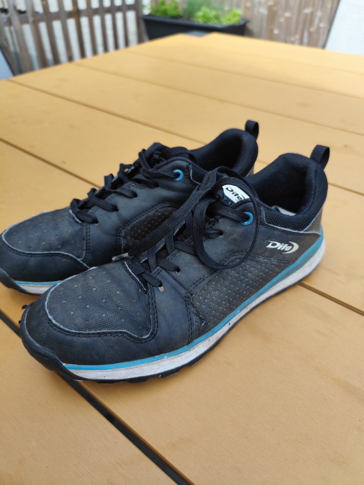 Korfbal/hockeyschoenen outdoor Dita DT100, Ophalen
