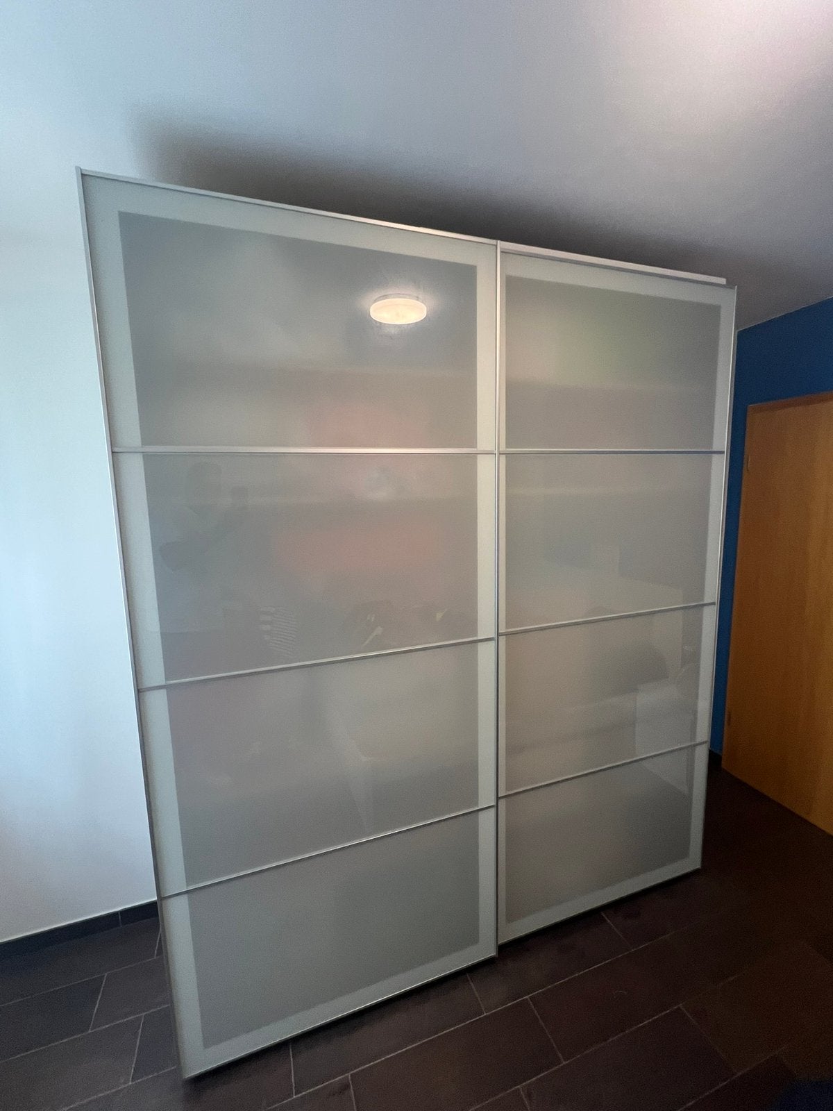 Garde robe avec 2 portes coulissantes 2m37X2m, Maison & Meubles, Enlèvement, Comme neuf