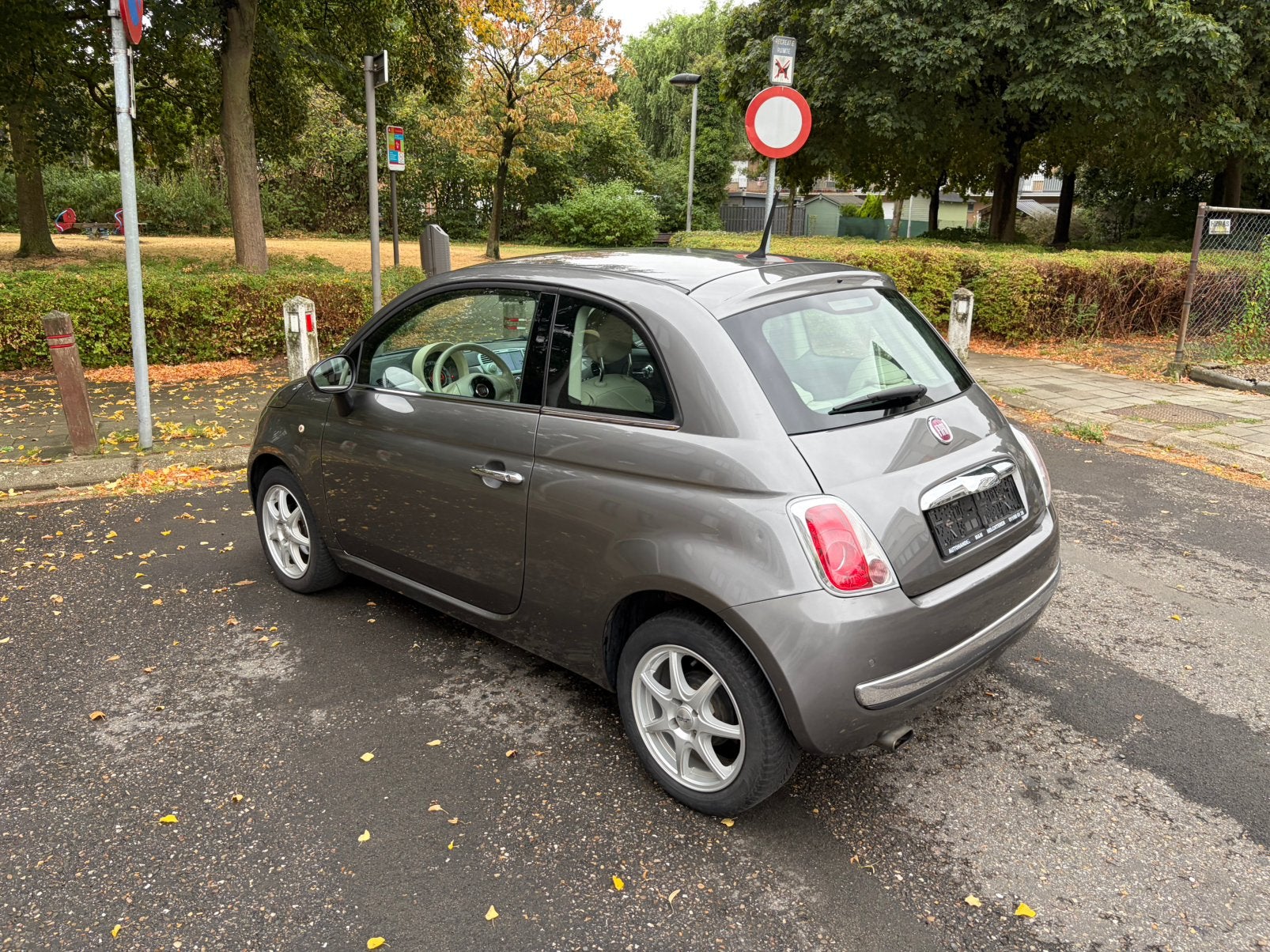 Fiat 500 1.2 benz 83000km Carplay 2015, Auto's, 4 cilinders, Leder en Stof, Handgeschakeld, Grijs