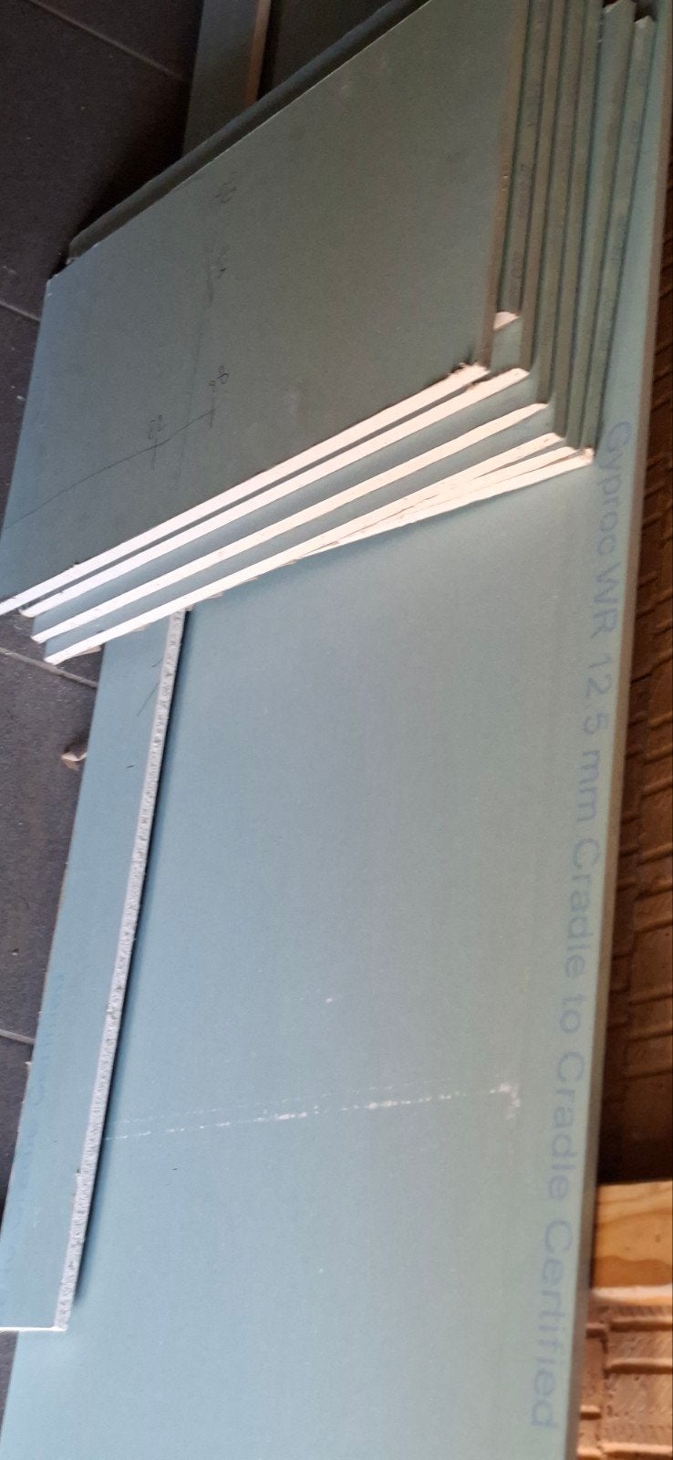 gyproc plaat + beugels + gele inbouwdoosjes 60mm, Doe-het-zelf en Bouw, Ophalen