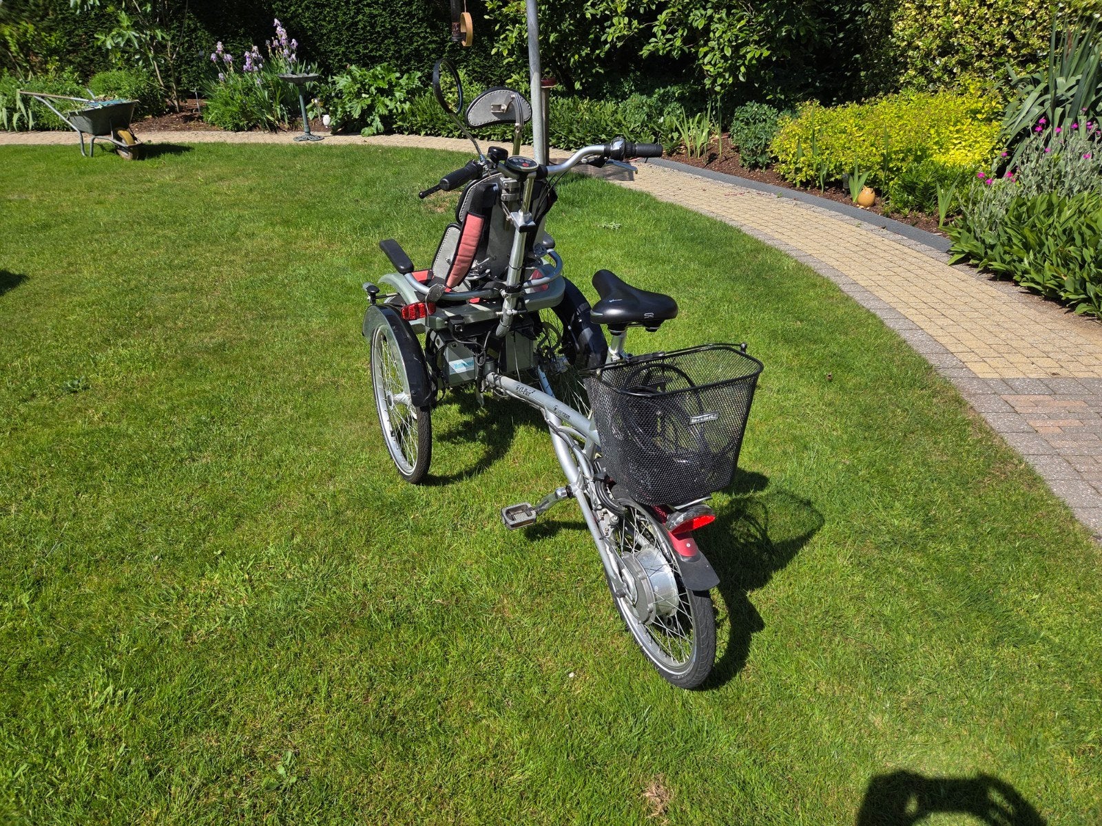 Electrische duo rolstoelfiets, Ophalen