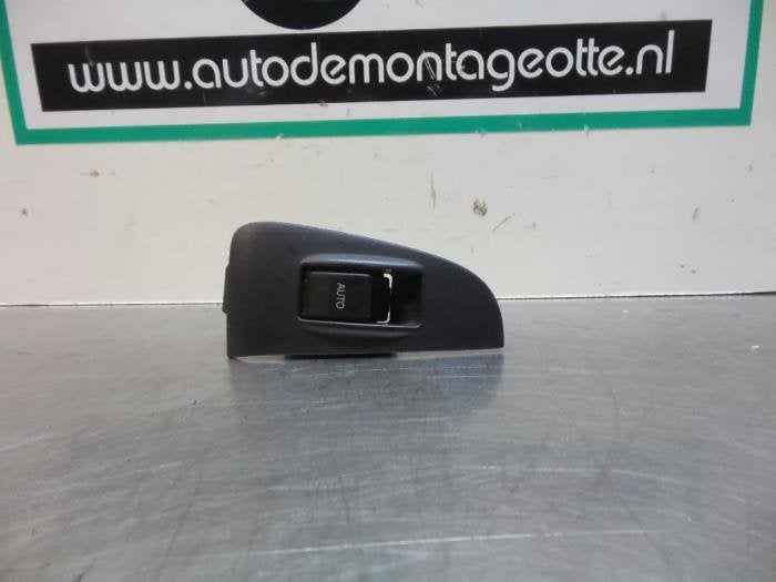 Commutateur vitre électrique d'un Toyota Avensis (Avensis 0, -, Toyota, Utilisé, -