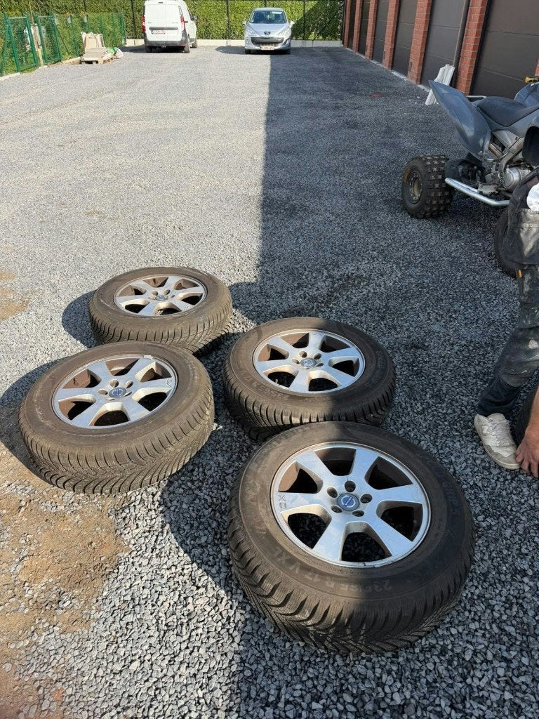 velgen met winterbanden Volvo XC60, Auto-onderdelen, Ophalen, Gebruikt, Banden en Velgen, 17 inch