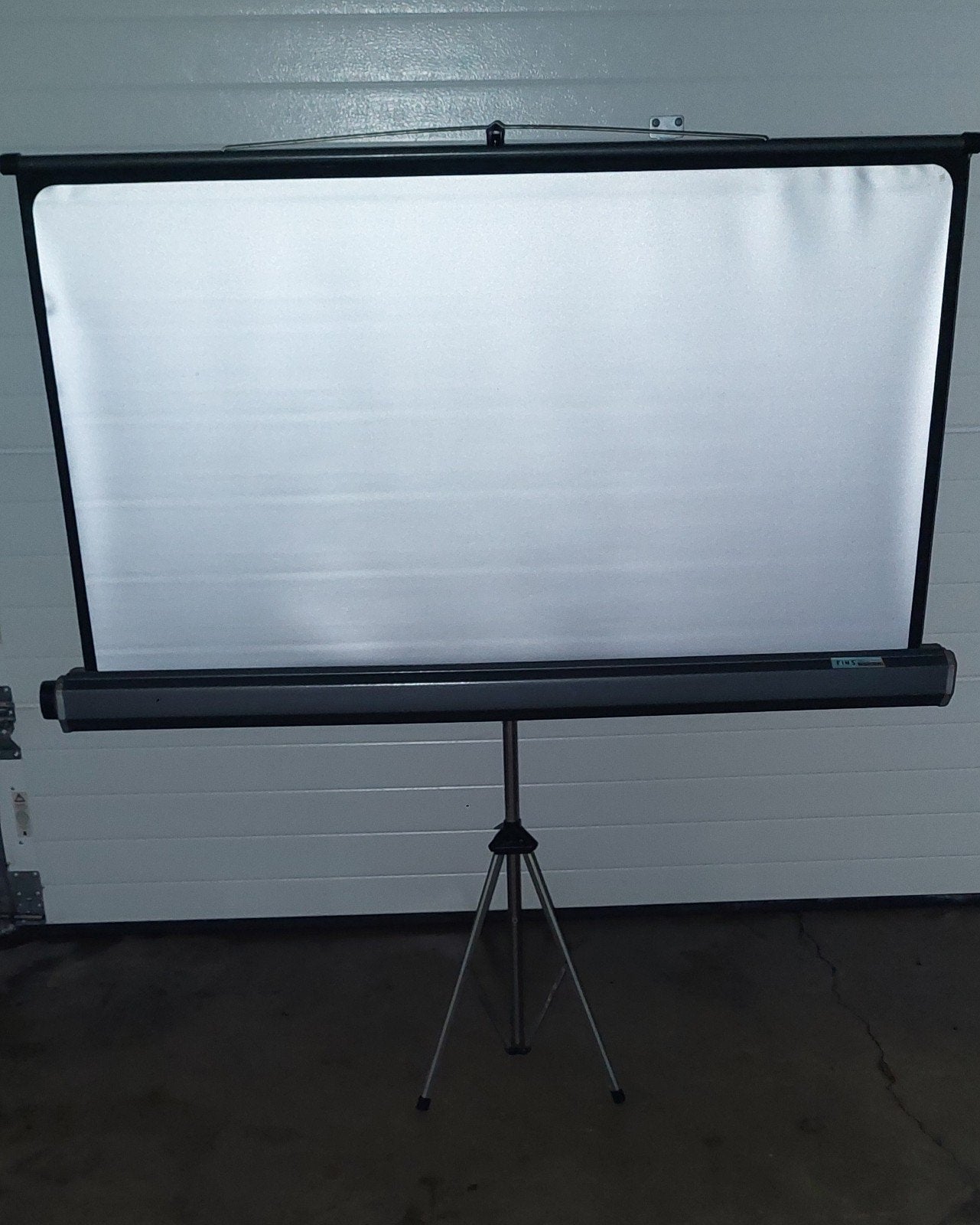 FINS Milano Super Jolly projectiescherm statief 130x115, Ophalen