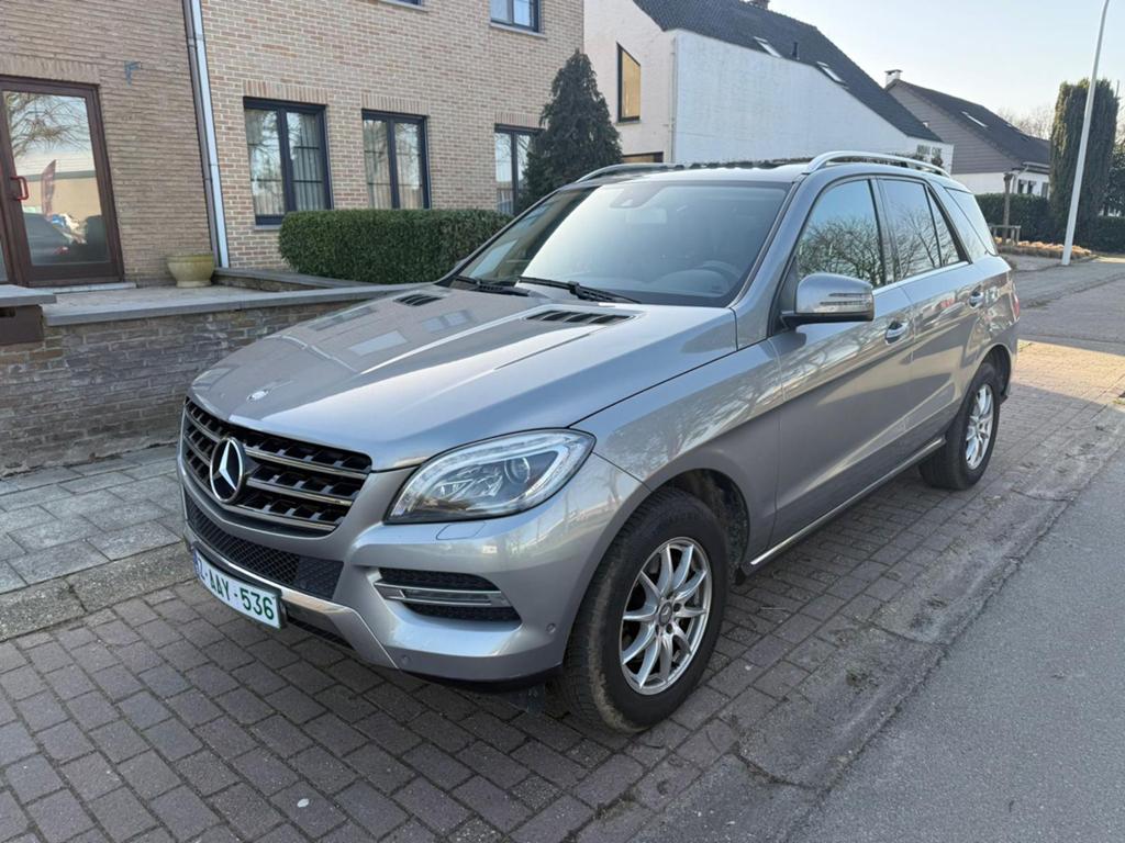 Mercedes ML 250 2015/253000 km, Auto's, Mercedes-Benz, Automaat, Parkeersensor, Euro 6, Bedrijf