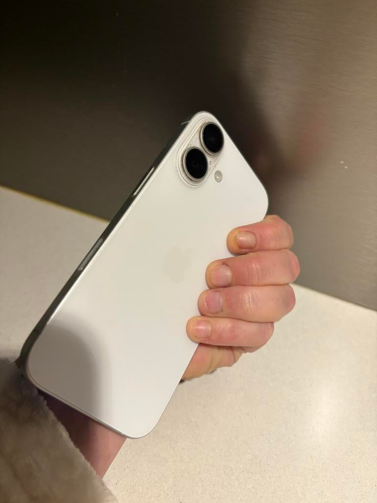 Iphone 16 128 g, Telecommunicatie, Mobiele telefoons | Apple iPhone, Ophalen of Verzenden, Zo goed als nieuw, IPhone 16