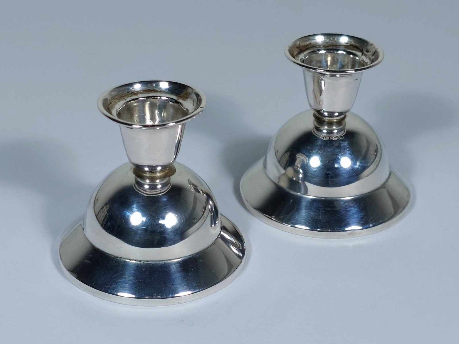 Paire de chandeliers en argent, Antiquités & Art, Antiquités | Argent & Or, Argent, Enlèvement ou Envoi