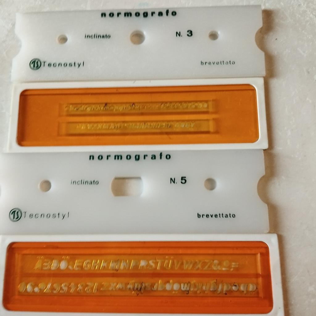 2 plaques de normographie, Hobby & Loisirs créatifs, Enlèvement ou Envoi
