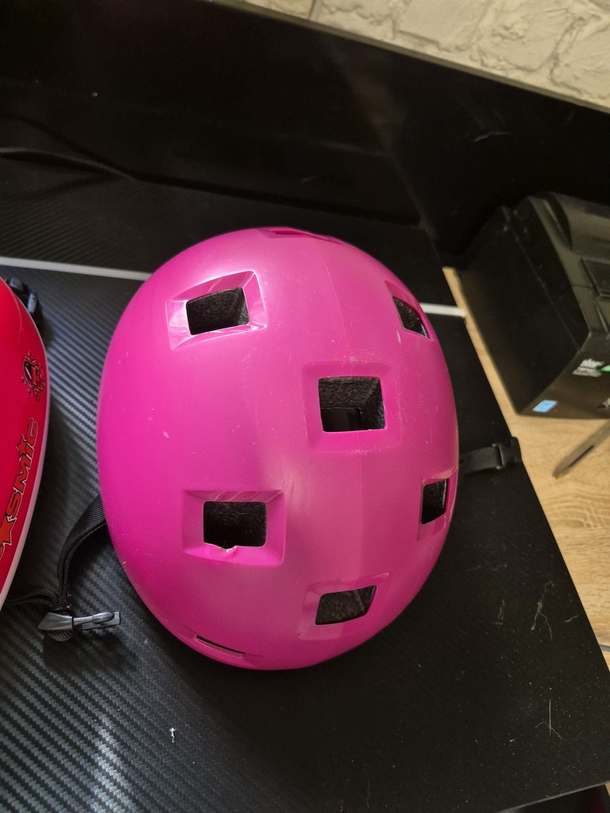 Casque de vélo rose, Enlèvement, Utilisé