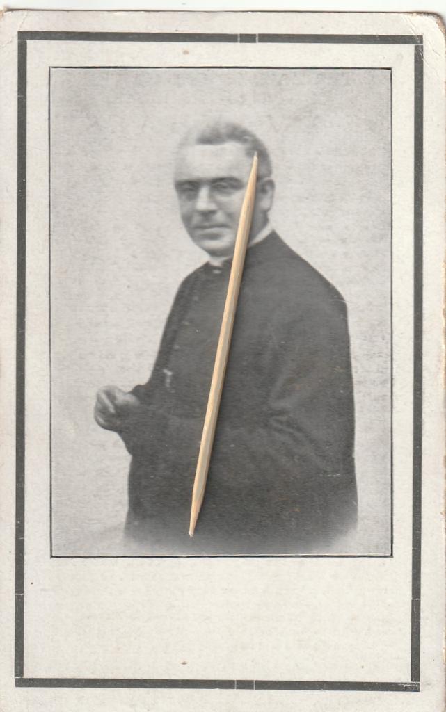Priester Vanhalst, Verzamelen, Verzenden