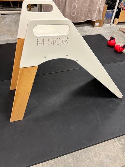 Houten glijbaan van Misioo € 75,-, Ophalen, Zo goed als nieuw, Jongen of Meisje