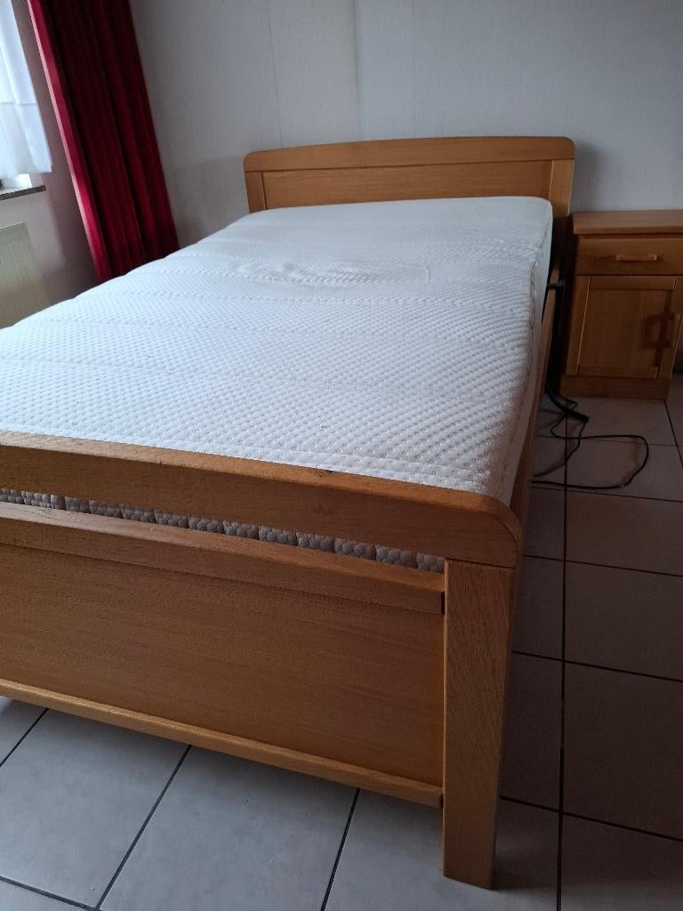bed 120 cm met elektrisch verstelbare lattenbodem, Huis en Inrichting, Slaapkamer | Bedden, Ophalen, Verstelbaar, Eenpersoons