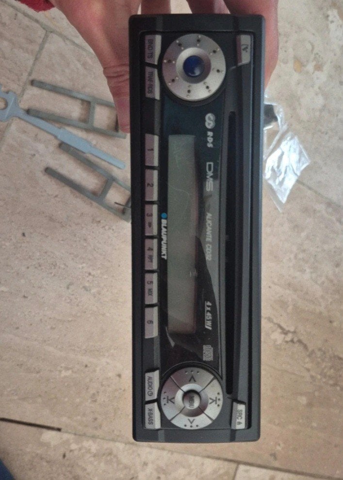 Autoradio CD Blaupunkt Alicante CD32 (1-DIN) + Câble Auxilia, Ophalen of Verzenden, Gebruikt