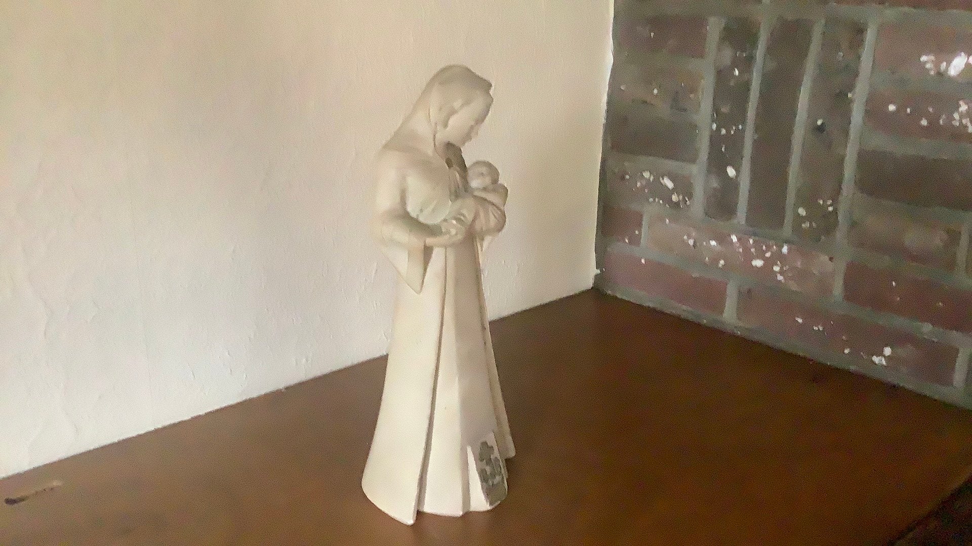 Gipsen beeld van maria met kind, Ophalen