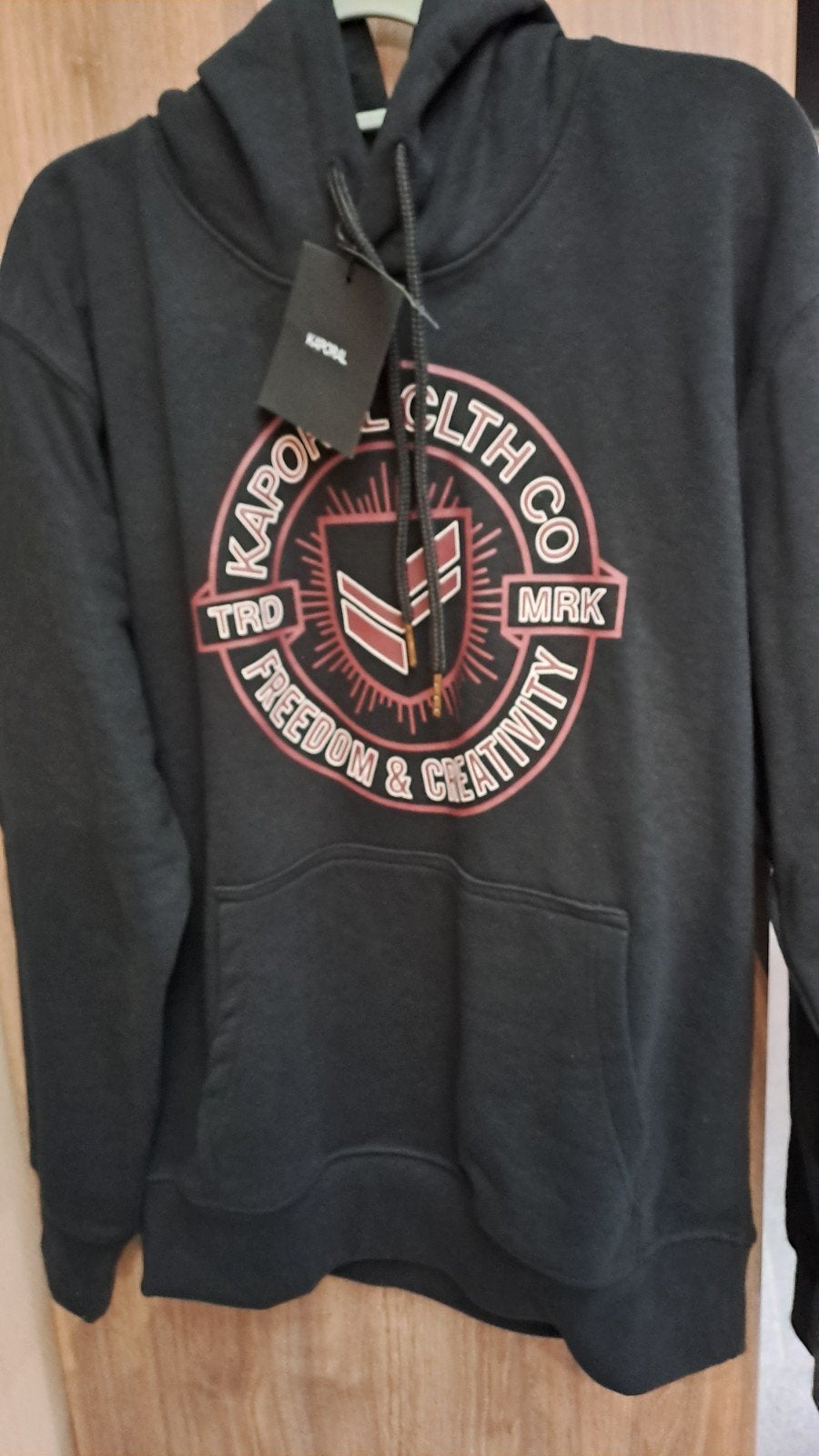 PULL À CAPUCHE KAPORAL TAILLE M NEUF ENCORE ÉTIQUETTE, Enlèvement