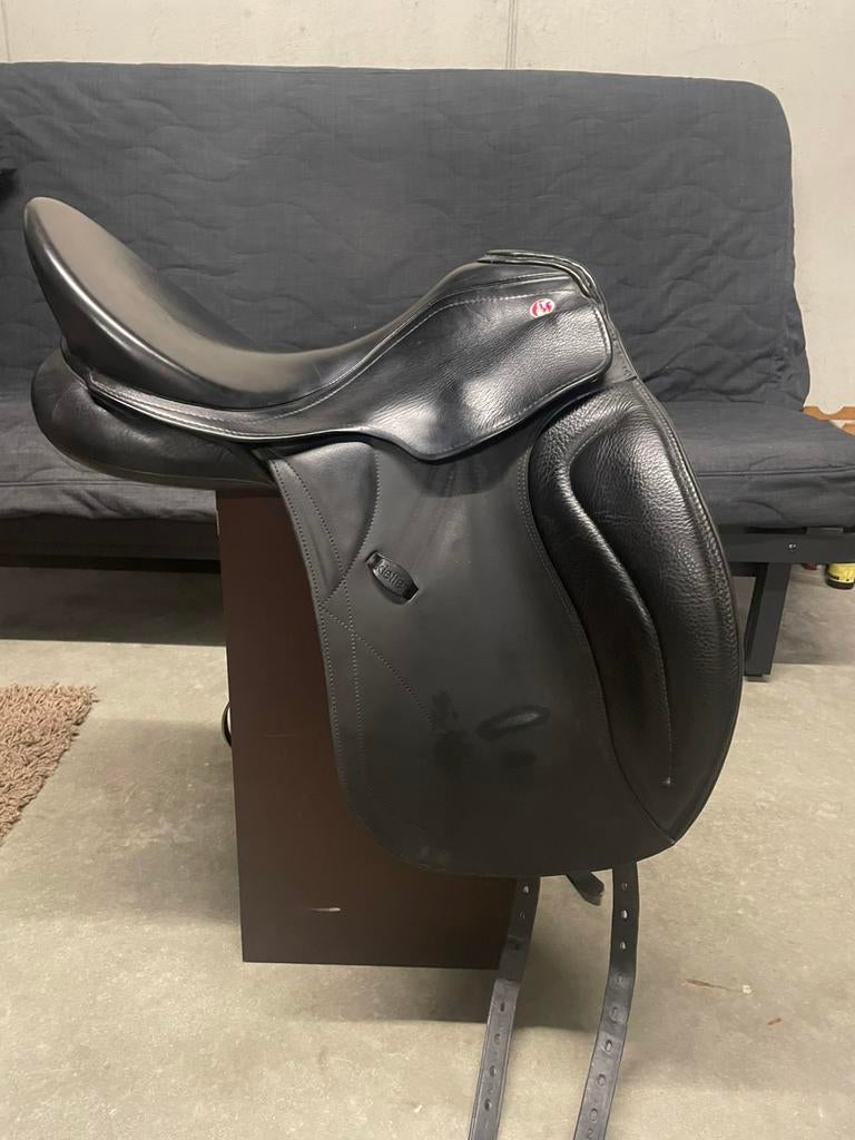 Kiefer veelzijdigheidszadel zwart, Animaux & Accessoires, Chevaux & Poneys | Selles, Comme neuf, Récréation, Enlèvement