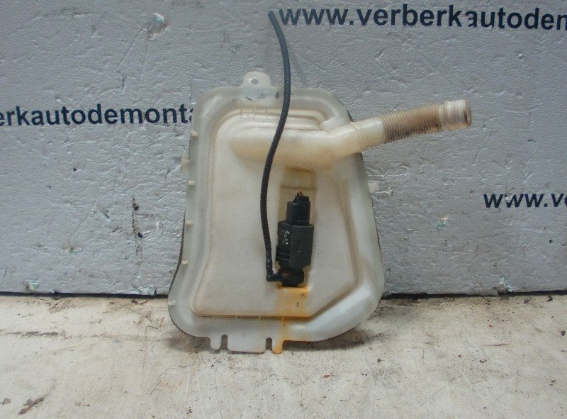 LAVE-GLACE RESERVOIR ARRIÈRE BMW 3 serie Touring (E46 / 3), Utilisé, BMW, Petuelring 130
80809  München, DE, Bayerische Motoren Werke AG
