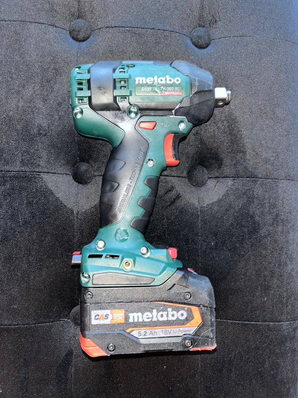Metabo moerslagsleutel plus 5 x 5.2 Ah 18V batterijen, Ophalen of Verzenden, Zo goed als nieuw