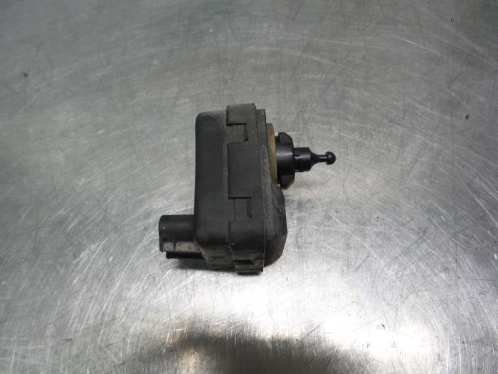 Moteur phare d'un Opel Zafira (Zafira A 99-), -, Opel, 3 mois de garantie, Utilisé