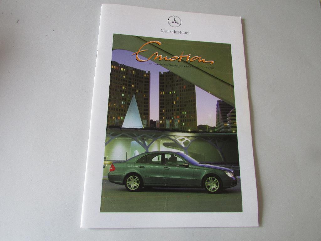 MERCEDES - BENZ EMOTIONS , BROCHURE, Livres, Autos | Brochures & Magazines, Enlèvement ou Envoi, Daimler - Chrysler, Mercedes