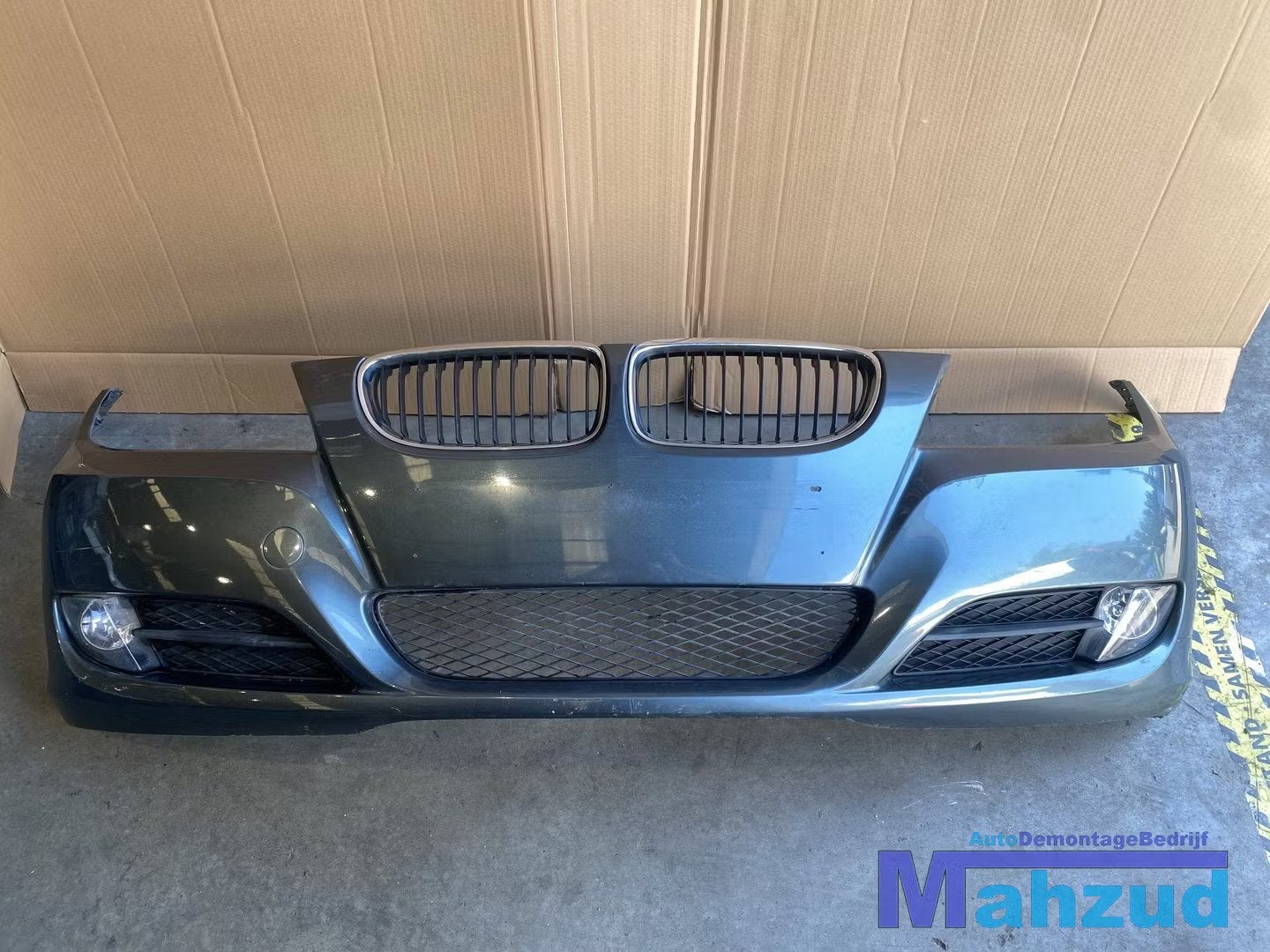 BMW 3 SERIE E90 E91 Groen voorbumper 2004-2012, Auto-onderdelen, Petuelring 130
80788  Munich, DE, Gebruikt, Voor, Info@bmw.de