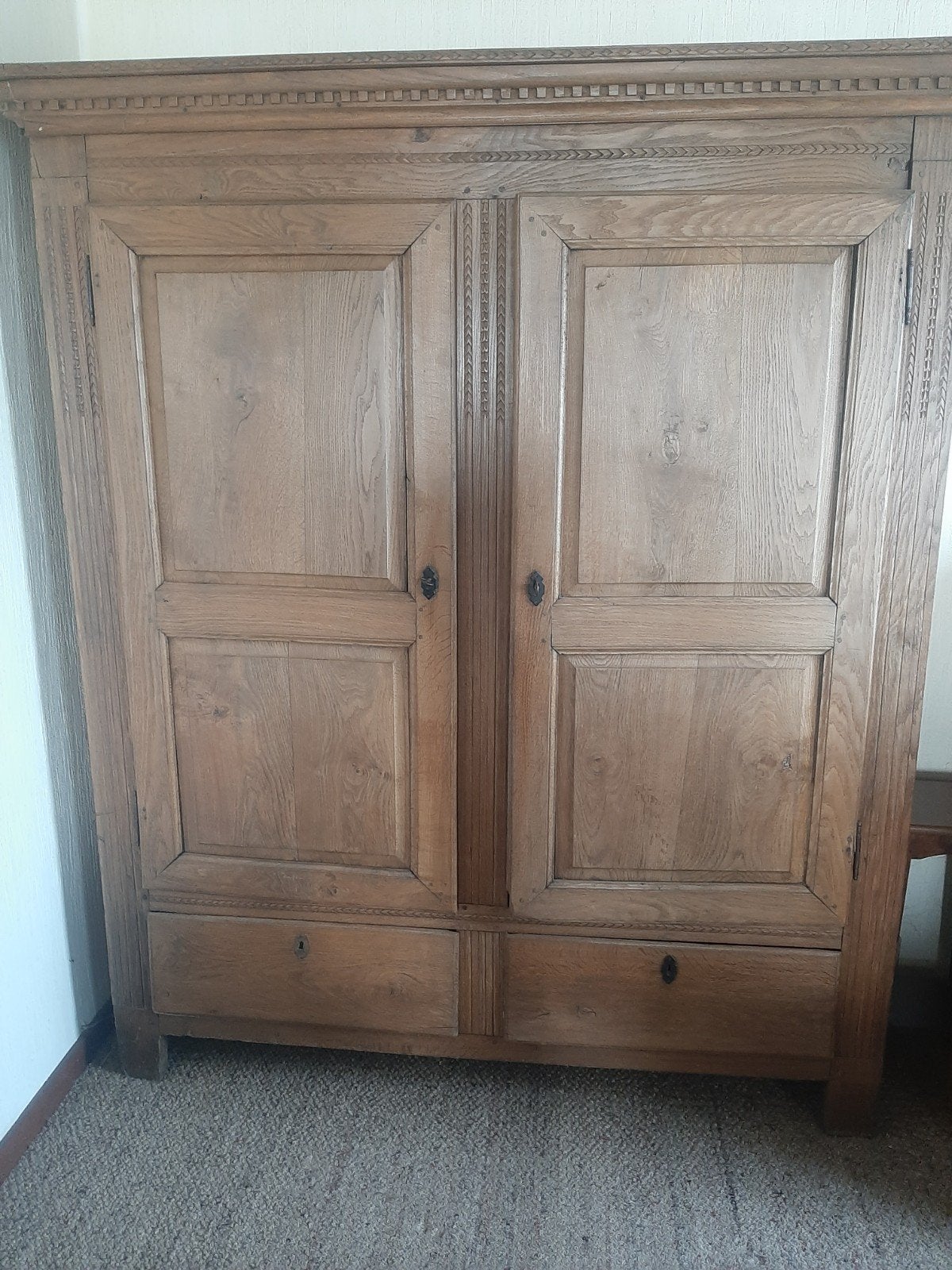 Eiken kast en bed, Enlèvement
