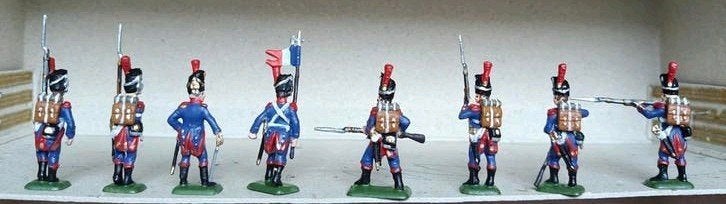 48 geschilderde 28mm soldaatjes Franse Grenadiers Waterloo, Ophalen of Verzenden, Nieuw, 1:50 of kleiner, Figuur of Figuren