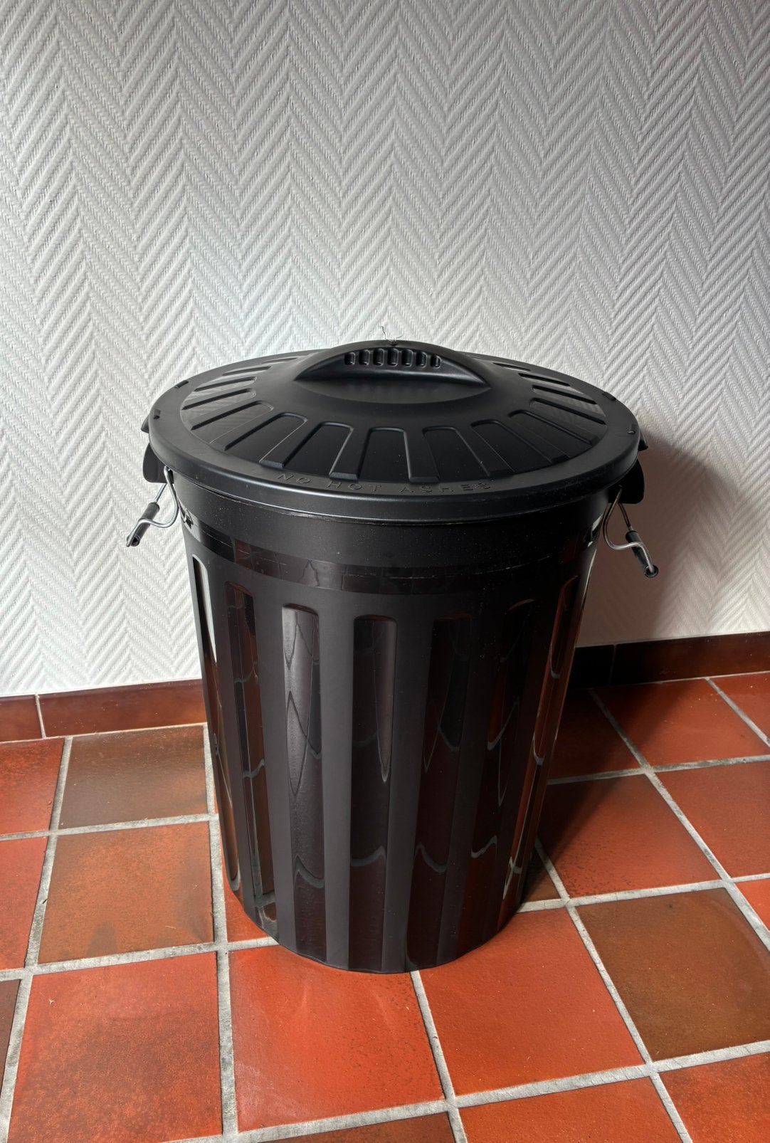 Poubelle de 80 litres, Enlèvement, Comme neuf