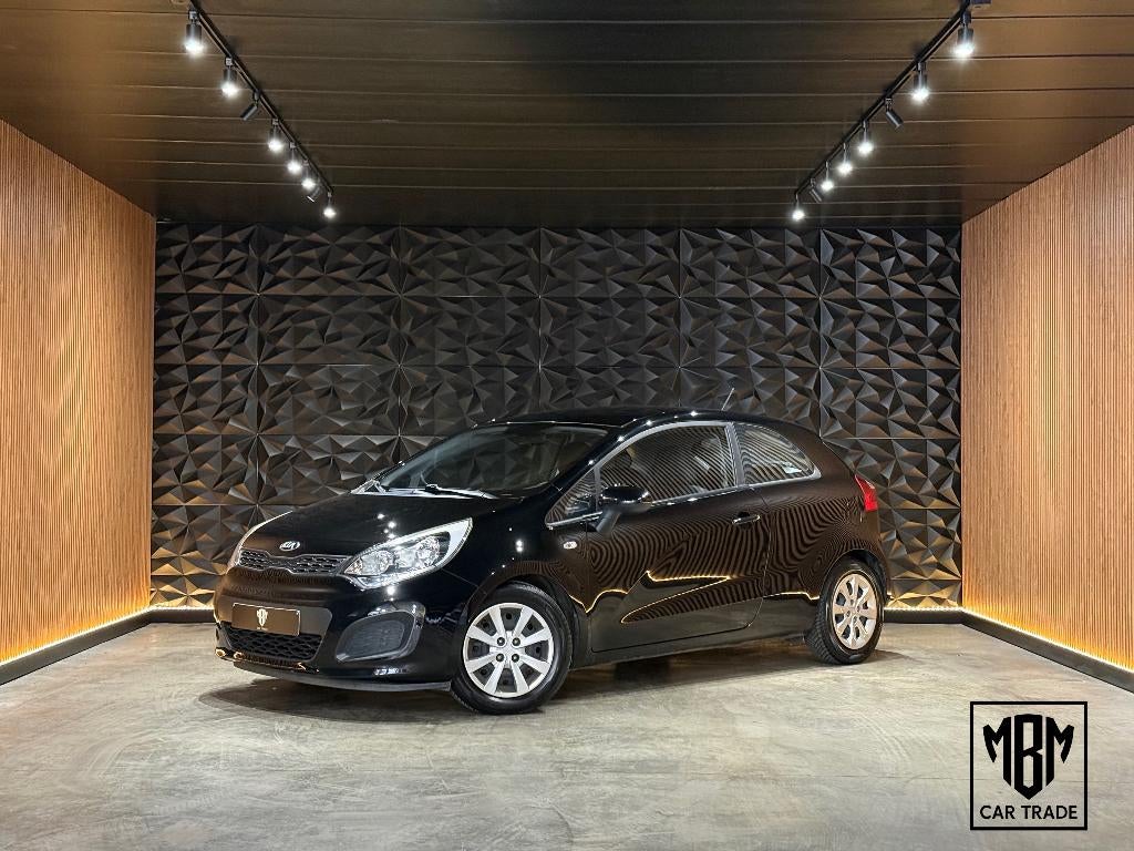 ✅ Kia Rio 1.2i GARANTIE Airco Bluetooth 1.Eigenaar, Autos, Kia, Euro 5, Achat, 63 kW, Entretenue par le concessionnaire