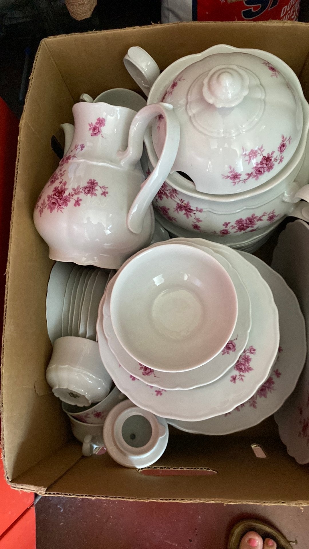Eet en koffieservies, Ophalen