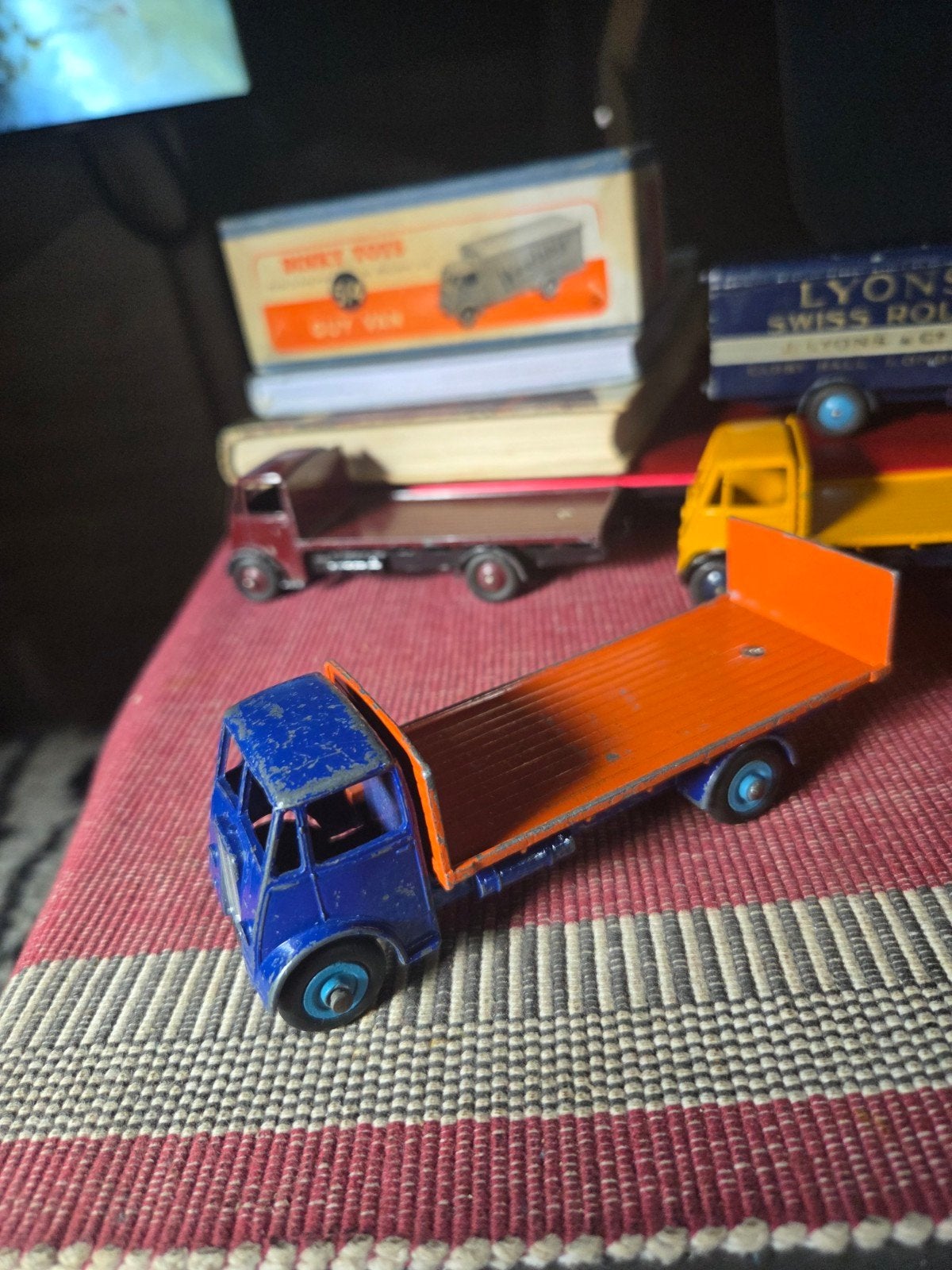 Dinky Toys 513 GUY FLAT TRUCK/TAILBOARD ORIGINEEL 35 EURO, Ophalen of Verzenden