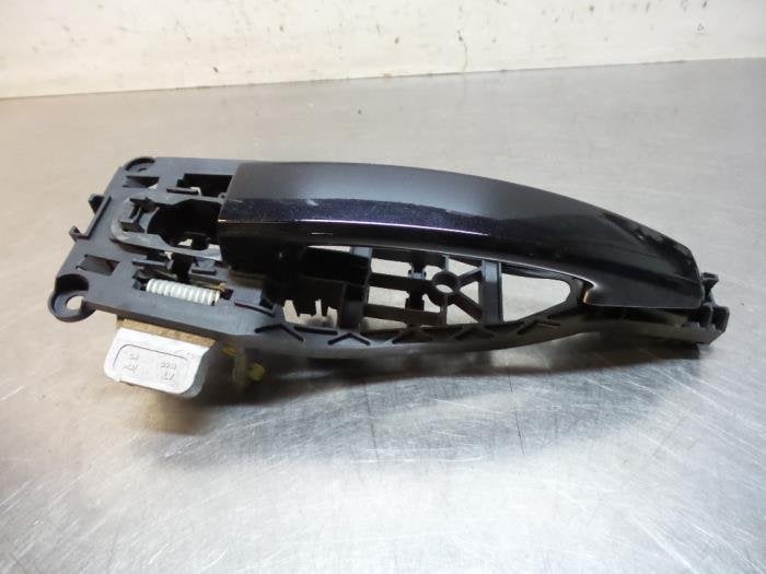 Poignée portière 2portes gauche d'un Opel Corsa (Corsa D 0, -, Opel, 3 mois de garantie, Utilisé