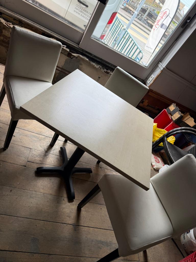 Stoelen en tafels, Enlèvement, Utilisé, Carré, 50 à 100 cm