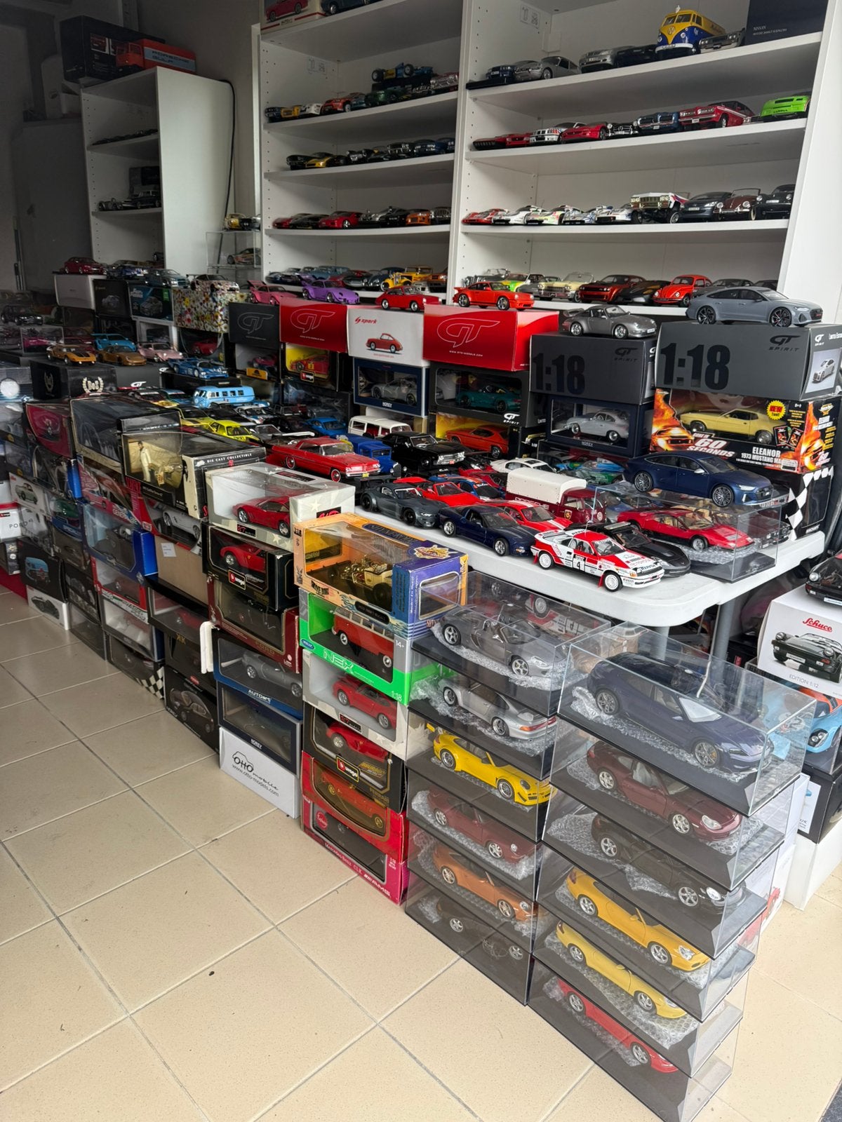 1:18 Miniatuur verzamelwagen van Modelauto, Hobby en Vrije tijd, Ophalen of Verzenden, Zo goed als nieuw, Auto, Overige merken