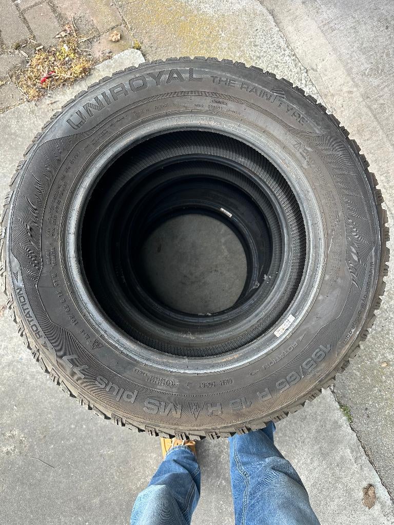 Winterbanden Uniroyal 4stuks, Autos : Pièces & Accessoires, Pneus & Jantes, 15 pouces, Pneus hiver, Véhicule utilitaire, Pneu(s)