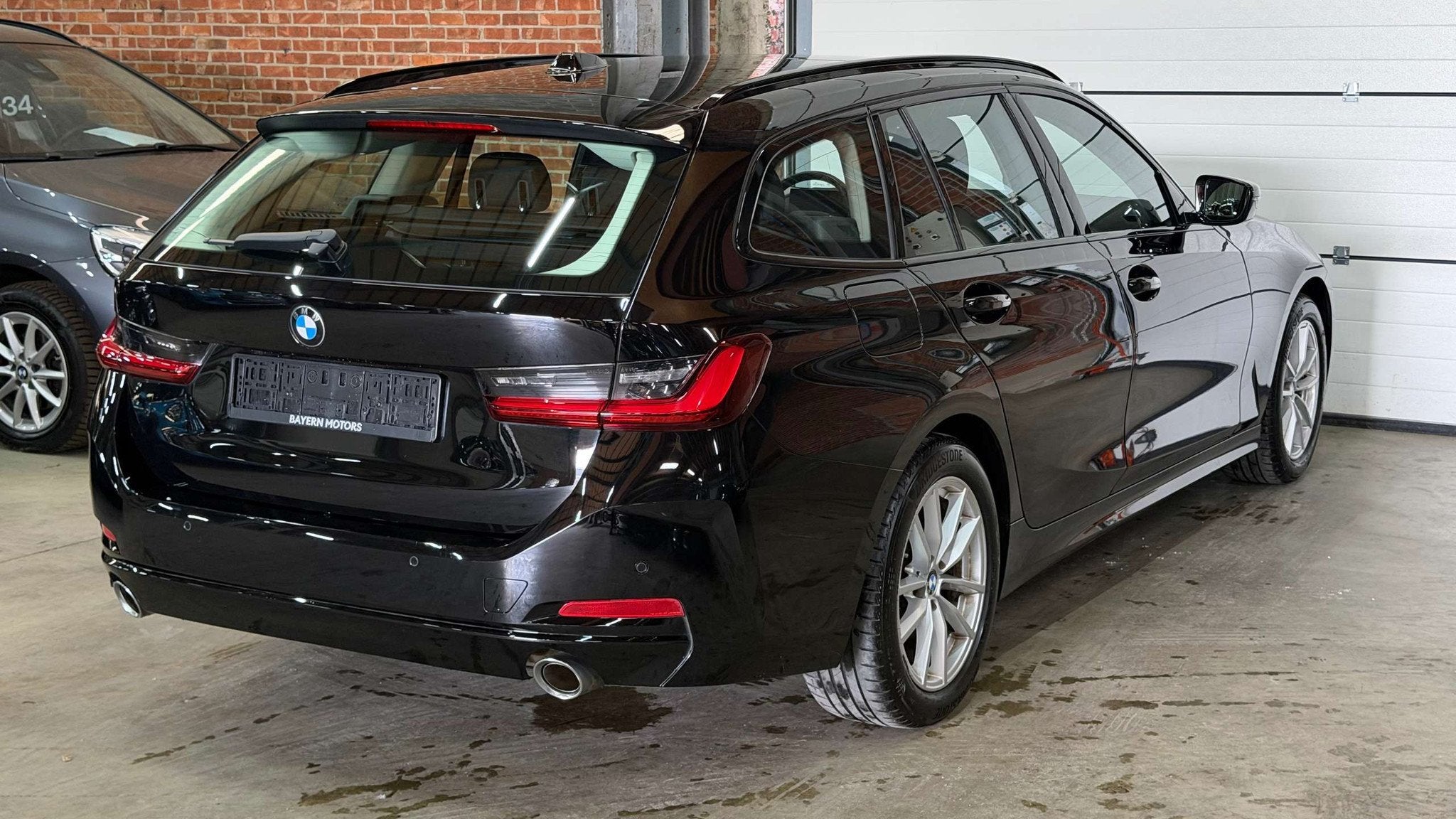 BMW 318 iA Facelift Benzine Garantie EURO 6d LED Virtual C, Autos, Achat, Euro 6, Carnet d'entretien, Noir
