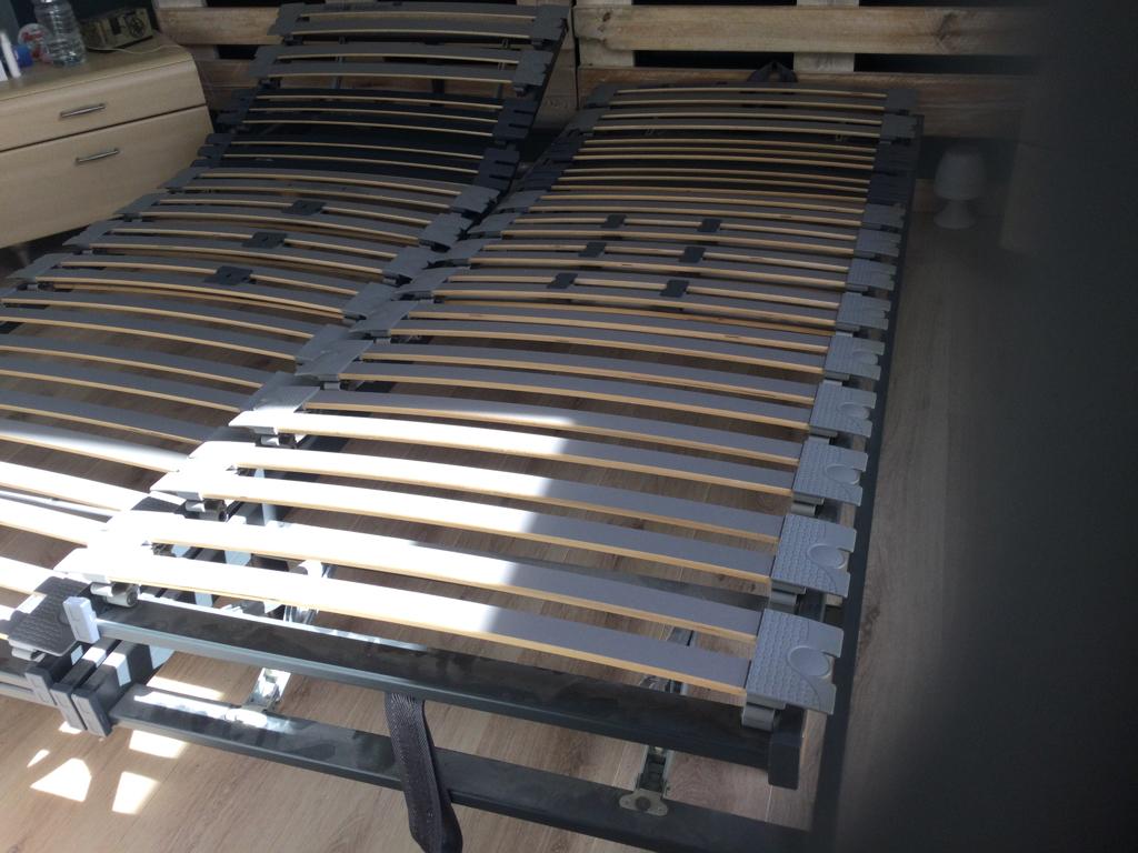 Lit 1m60 deux sommiers, Maison & Meubles, Chambre à coucher | Matelas & Sommiers, Comme neuf, Enlèvement, Sommier, 200 cm