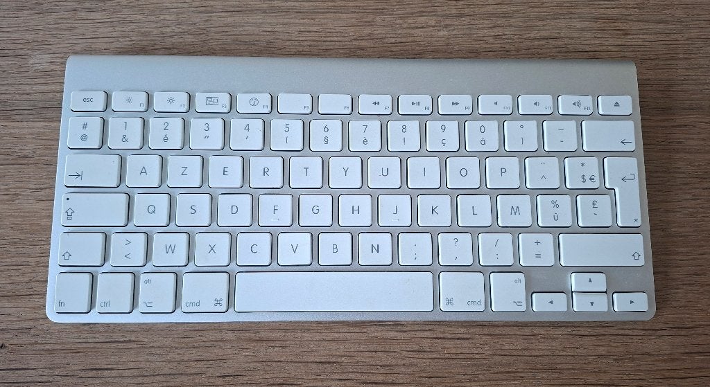 Mac draadloos toetsenbord, Computers en Software, Toetsenborden, Azerty, Ophalen of Verzenden, Zo goed als nieuw, Draadloos