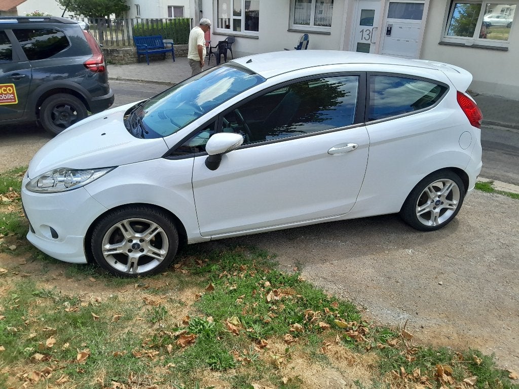 Ford Fiesta 1.6 VTI Sport, Auto's, Euro 5, Stof, Zwart, Wit