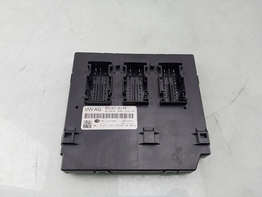 ORDINATEUR UNITE COMMANDE ELECTRONIQUE Audi Q3 (8UB / 8UG), Auto-Union-Straße  1,
85057  Ingolstadt, DE, Info@audi.de, Audi, Utilisé