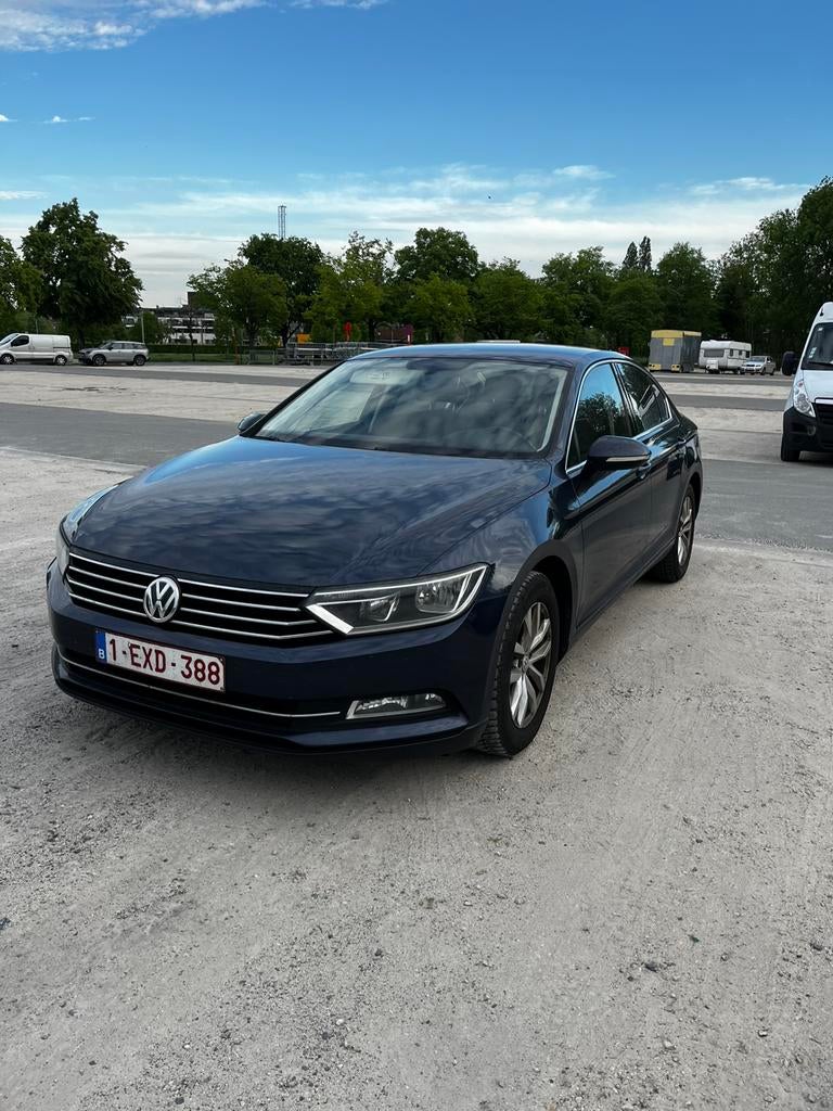 Volkswagen Passat 1.6 CR TDI highline euro 6, Auto's, Volkswagen, Voorwielaandrijving, Stof, 4 cilinders, Blauw