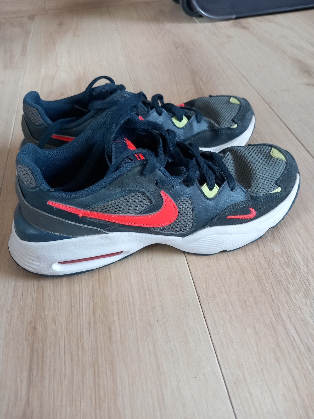 Sneakers Nike taille 40, Enfants & Bébés, Enlèvement