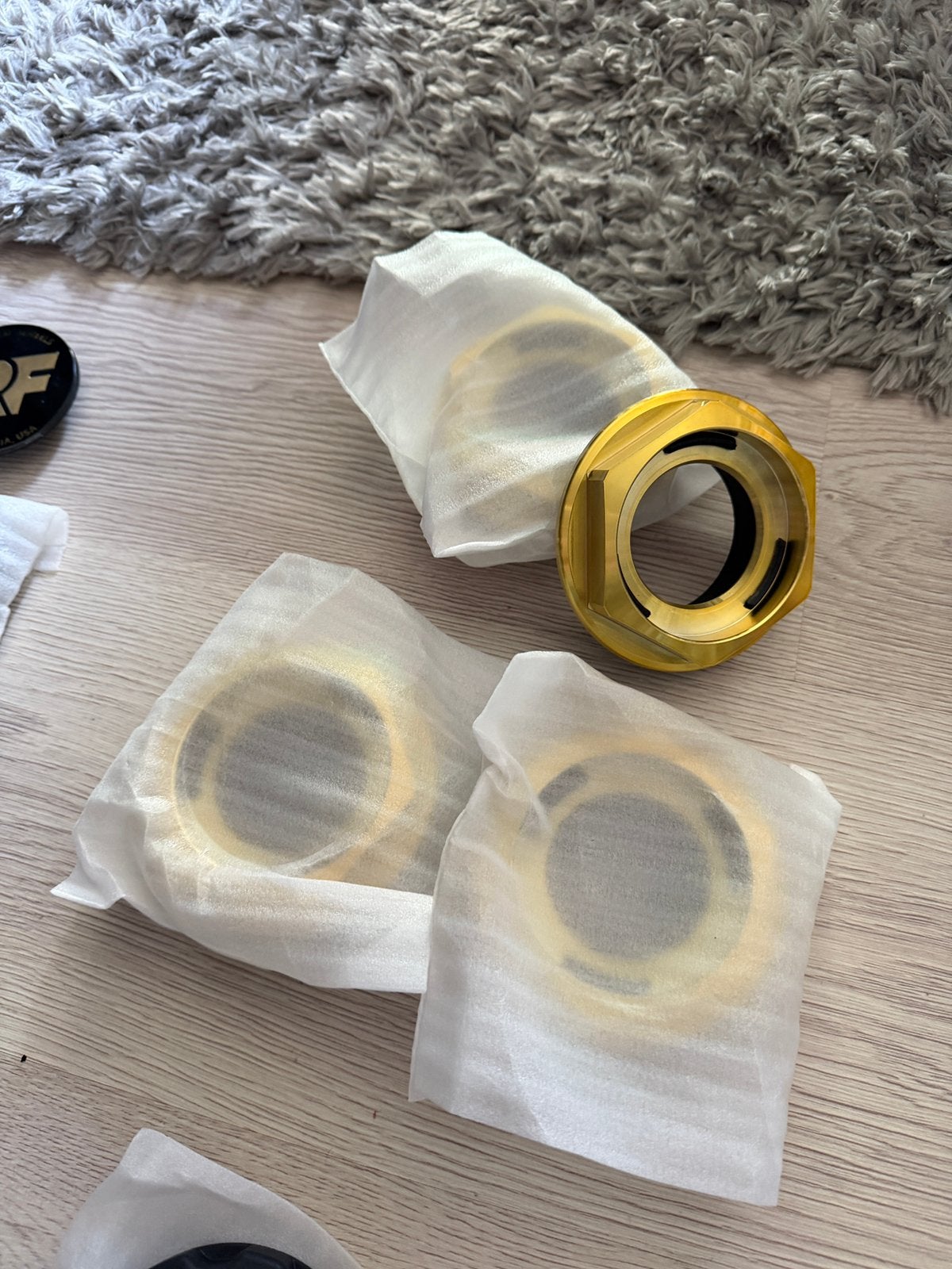 Rotiform hex nuts gold, Enlèvement, Neuf