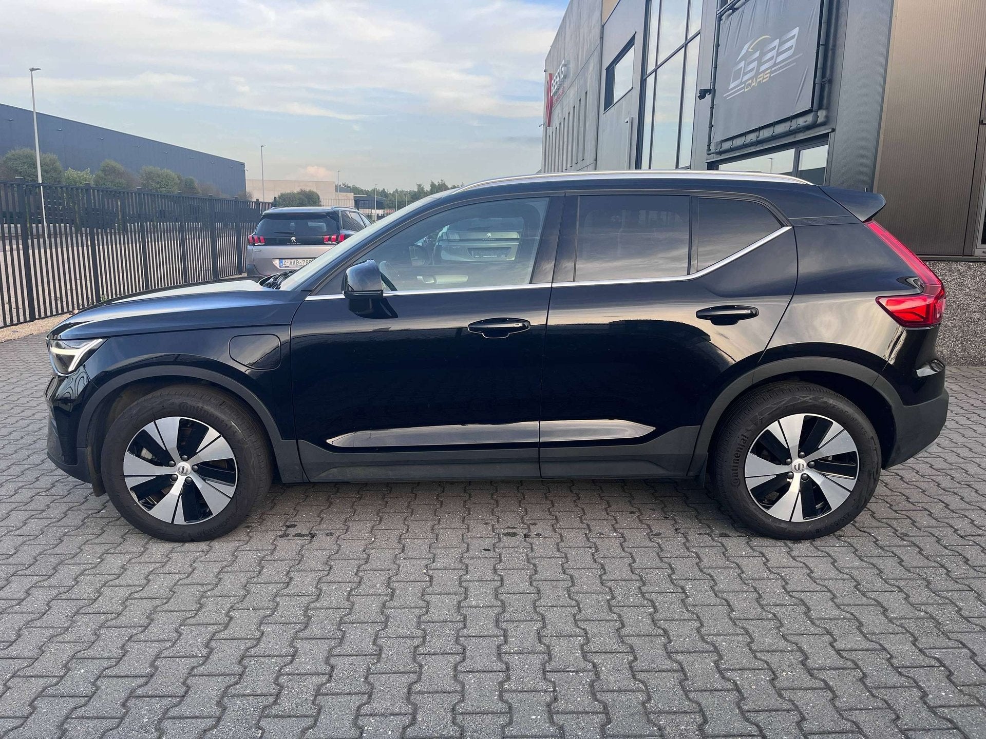 Volvo XC40 1.5 T4 PHEV 211pk CORE/LED/Zetel+Stuurverwarming/, Autos, Achat, Euro 6, Entreprise, Noir