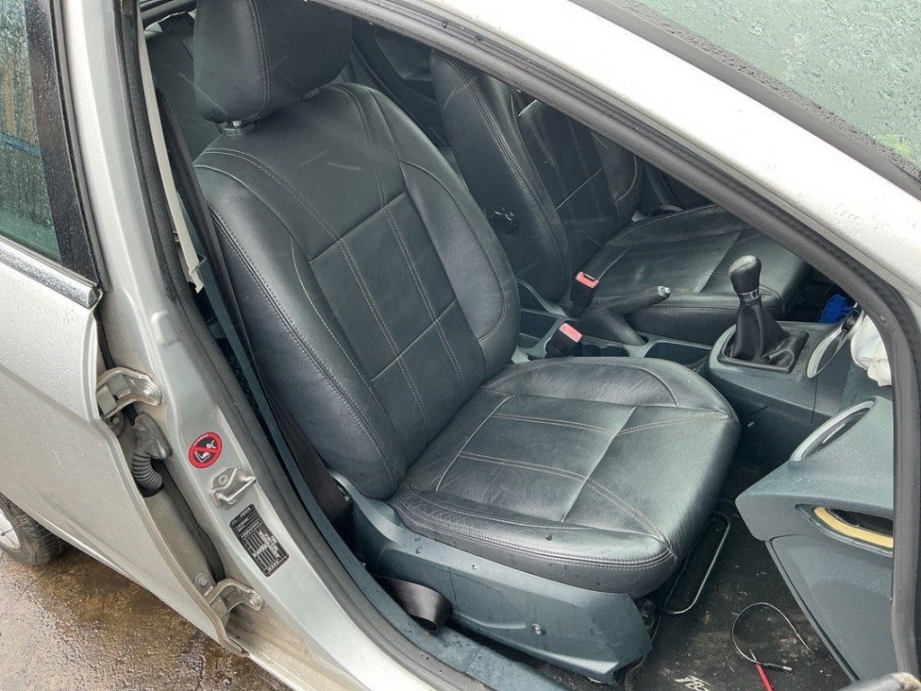 SIEGE AVANT DROIT ( PASSAGER ) Ford Fiesta 6 (JA8), Henry-Ford-Straße  1
50735  Köln, DE, Ford-Werke GmbH, Kunden@ford.com, Ford