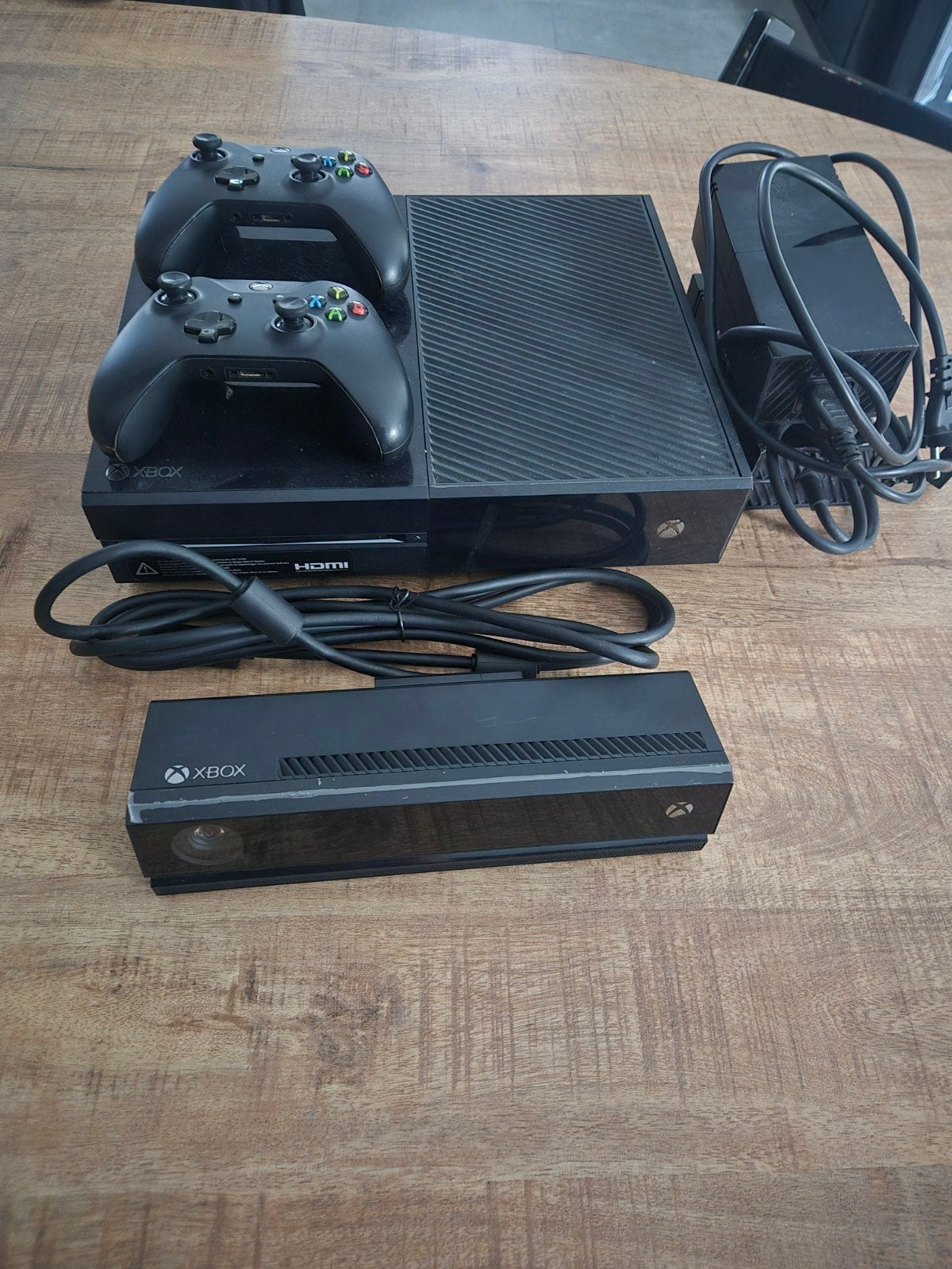 Xbox One met 500 GB opslag, 2 controllers, Games en Spelcomputers, Ophalen of Verzenden, 500 GB, Xbox One