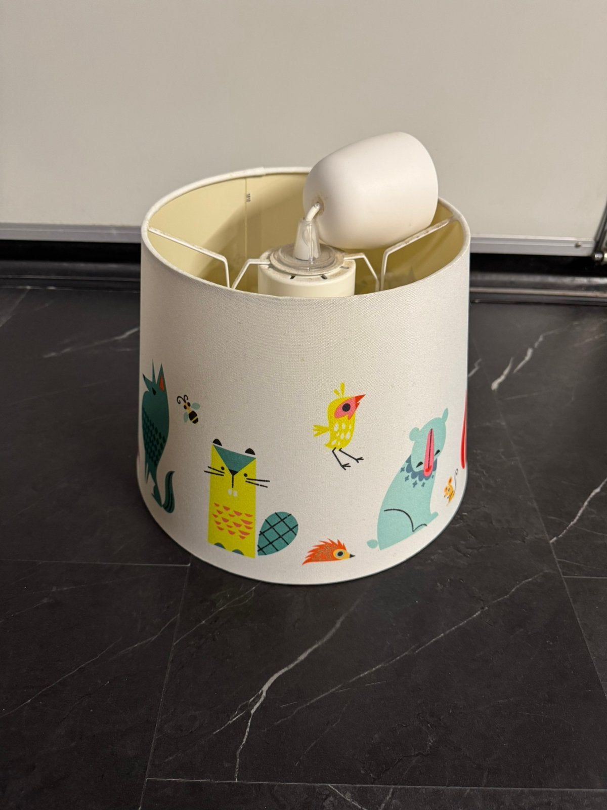 Lamp met bosdiertjes, Ophalen