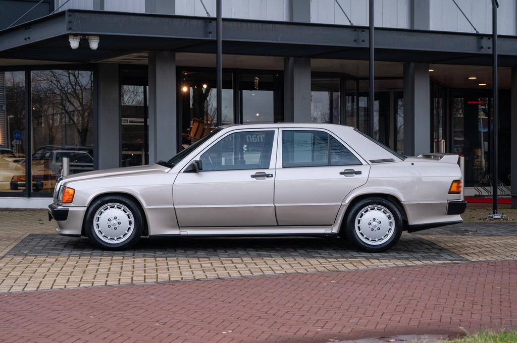 Mercedes-Benz 190 E 2.3-16 (bj 1986), Auto's, Oldtimers, Zwart, 2299 cc, Bedrijf, 185 pk
